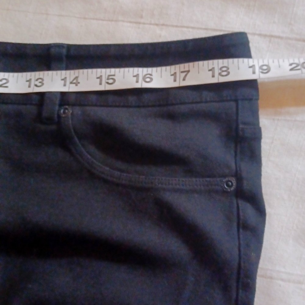 Sz XL Jet Black Capri Jeggings by Maurices - Picture 8 of 10